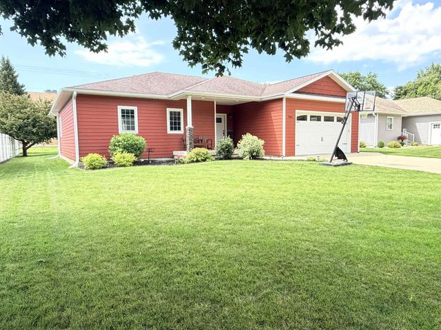 904 Poplar St, Osage, IA 50461
