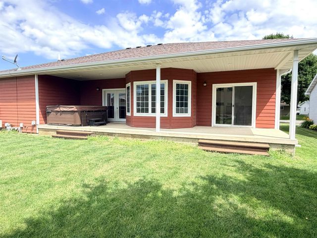 904 Poplar St, Osage, IA 50461
