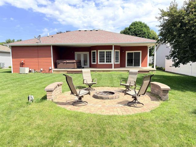 904 Poplar St, Osage, IA 50461