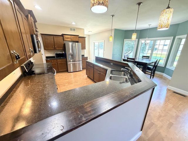 904 Poplar St, Osage, IA 50461