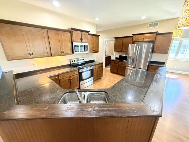 904 Poplar St, Osage, IA 50461