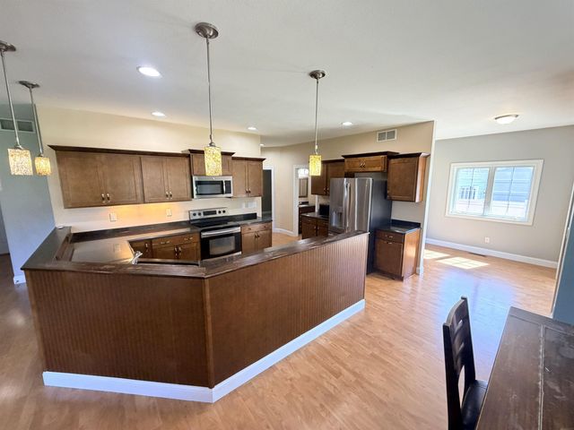 904 Poplar St, Osage, IA 50461