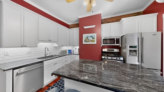 18 Hancock St 4, Boston, MA 02114