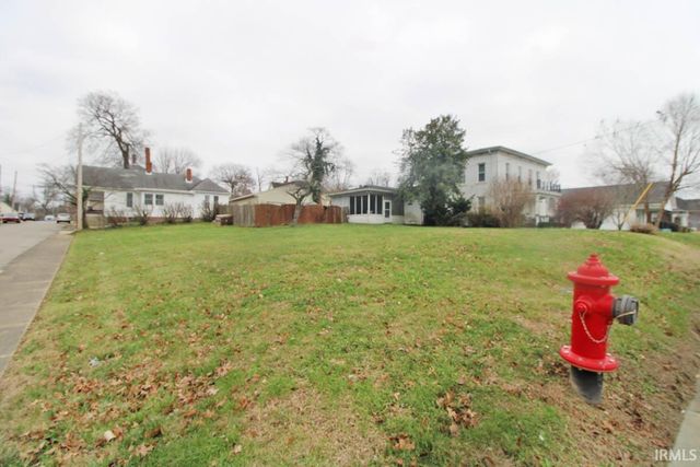 121 N Seventh Street, Boonville, IN 47601