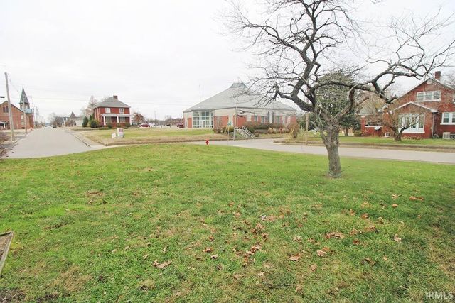 121 N Seventh Street, Boonville, IN 47601