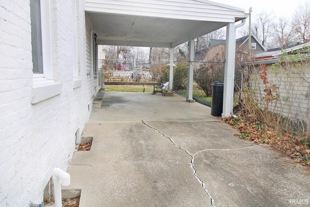 121 N Seventh Street, Boonville, IN 47601