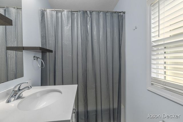 1524 Downey Street, Lansing, MI 48906