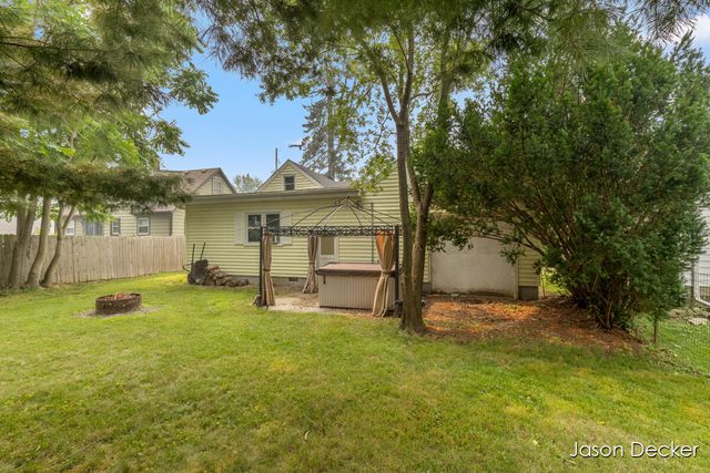 1524 Downey Street, Lansing, MI 48906