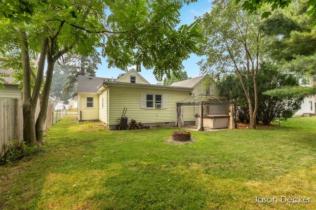 1524 Downey Street, Lansing, MI 48906