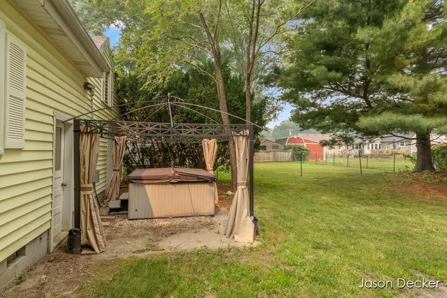 1524 Downey Street, Lansing, MI 48906