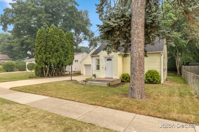 1524 Downey Street, Lansing, MI 48906
