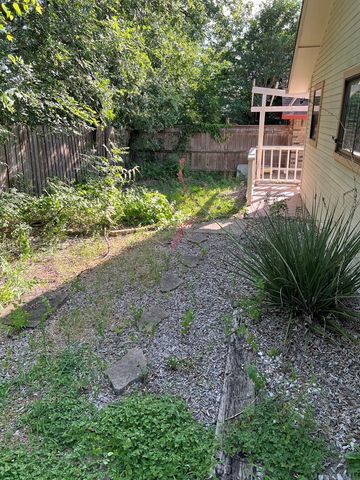 102 Aspen, Kerrville, TX 78028