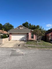 102 Aspen, Kerrville, TX 78028