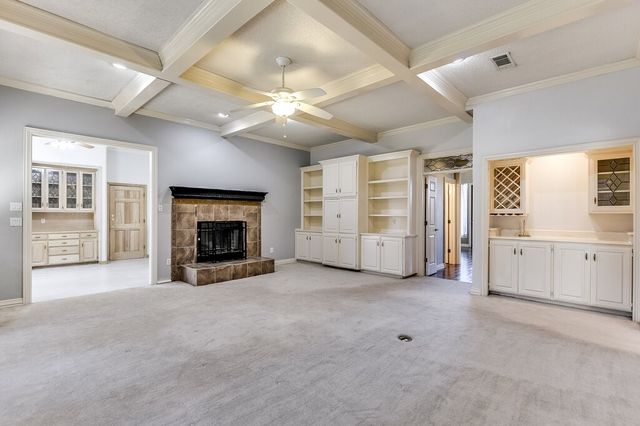 6702 Blake Drive, Arlington, TX 76001