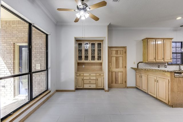 6702 Blake Drive, Arlington, TX 76001