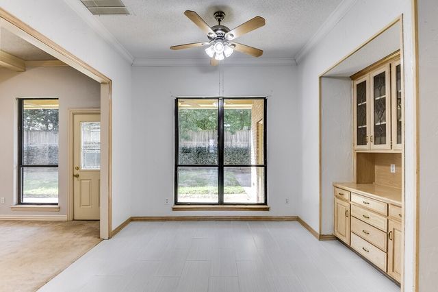 6702 Blake Drive, Arlington, TX 76001