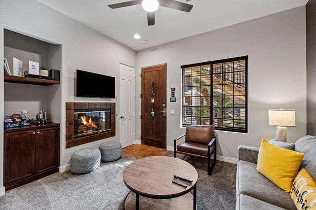 50590 Santa Rosa Plaza 1, La Quinta, CA 92253