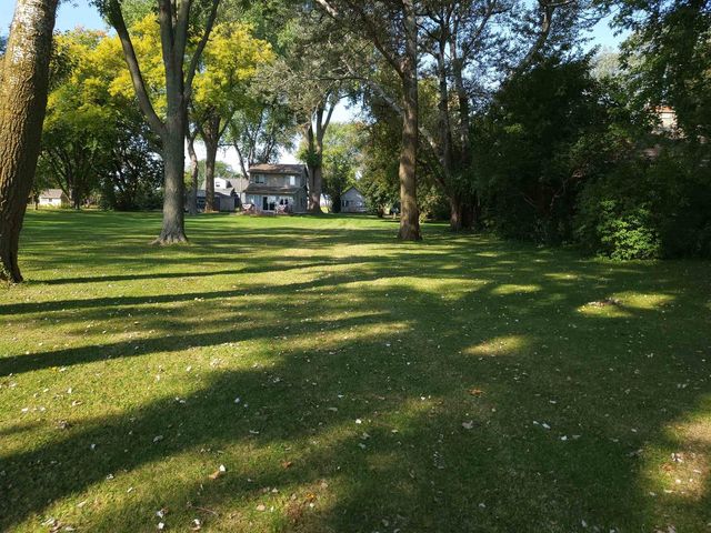 N8721 LAKESHORE DRIVE, Fond Du Lac, WI 54935