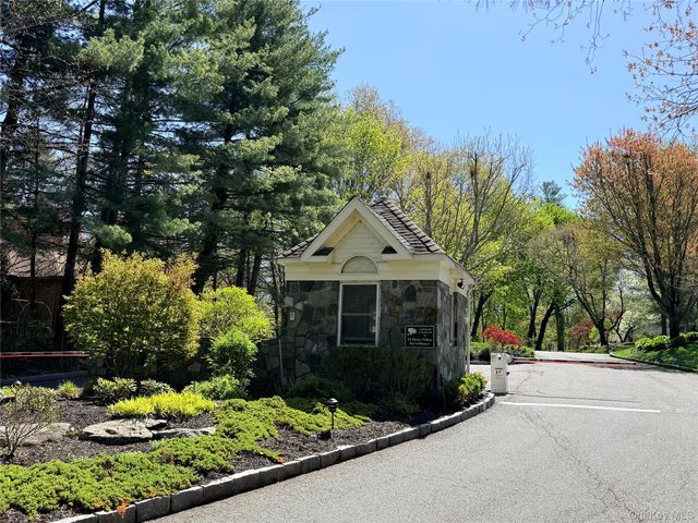 9 Easthaven Lane, White Plains, NY 10605