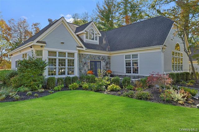9 Easthaven Lane, White Plains, NY 10605