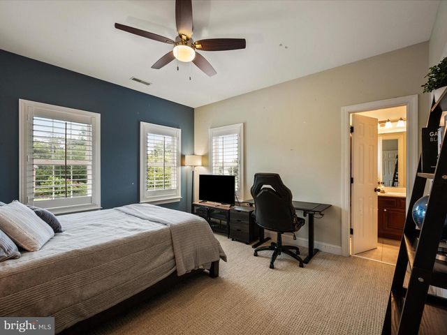 337 HERMITAGE BLVD, Berryville, VA 22611