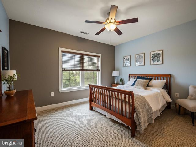 337 HERMITAGE BLVD, Berryville, VA 22611