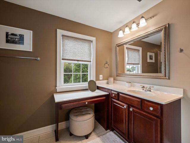 337 HERMITAGE BLVD, Berryville, VA 22611