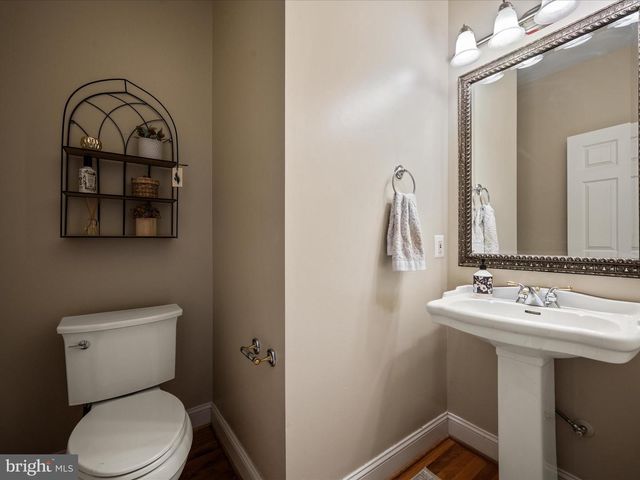 337 HERMITAGE BLVD, Berryville, VA 22611