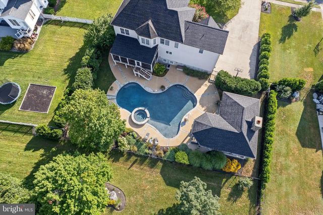 337 HERMITAGE BLVD, Berryville, VA 22611