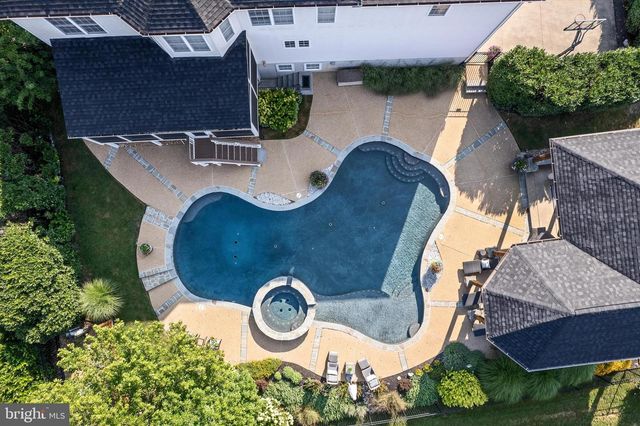 337 HERMITAGE BLVD, Berryville, VA 22611