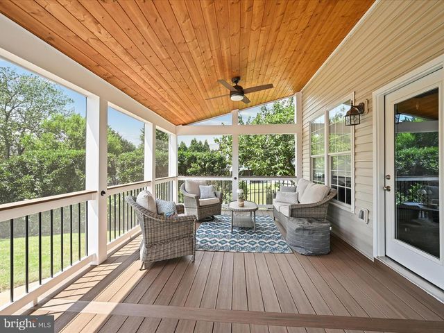 337 HERMITAGE BLVD, Berryville, VA 22611