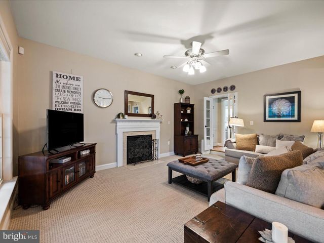 337 HERMITAGE BLVD, Berryville, VA 22611