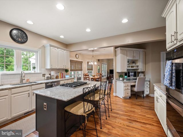 337 HERMITAGE BLVD, Berryville, VA 22611