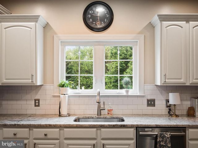 337 HERMITAGE BLVD, Berryville, VA 22611