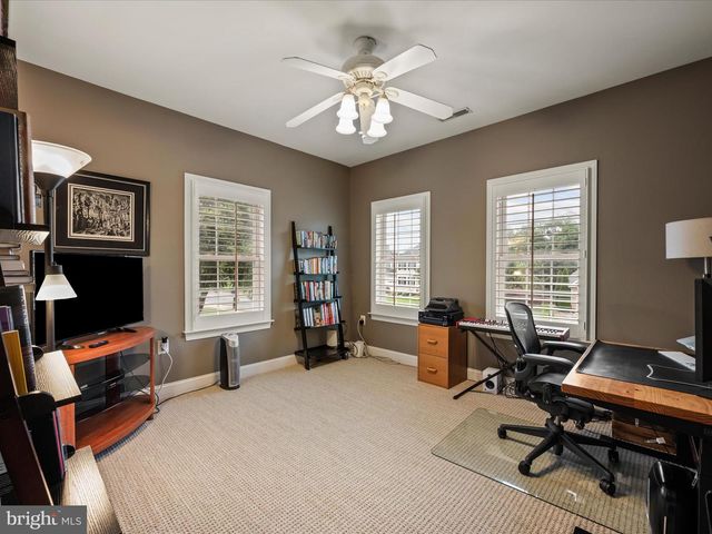 337 HERMITAGE BLVD, Berryville, VA 22611