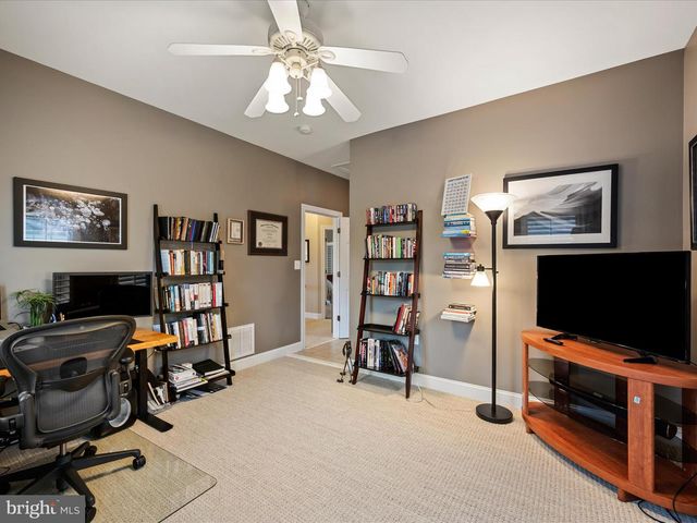 337 HERMITAGE BLVD, Berryville, VA 22611
