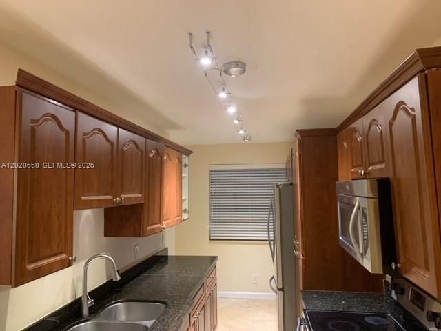 1100 NE 1st Ct 116, Hallandale Beach, FL 33009