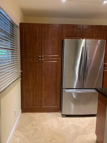 1100 NE 1st Ct 116, Hallandale Beach, FL 33009