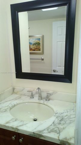 1100 NE 1st Ct 116, Hallandale Beach, FL 33009