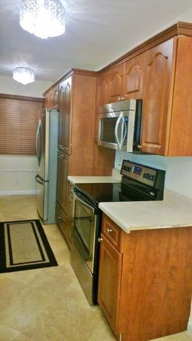 1100 NE 1st Ct 116, Hallandale Beach, FL 33009