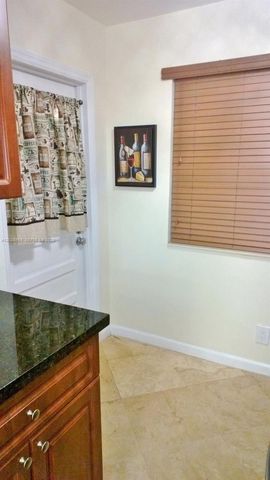 1100 NE 1st Ct 116, Hallandale Beach, FL 33009
