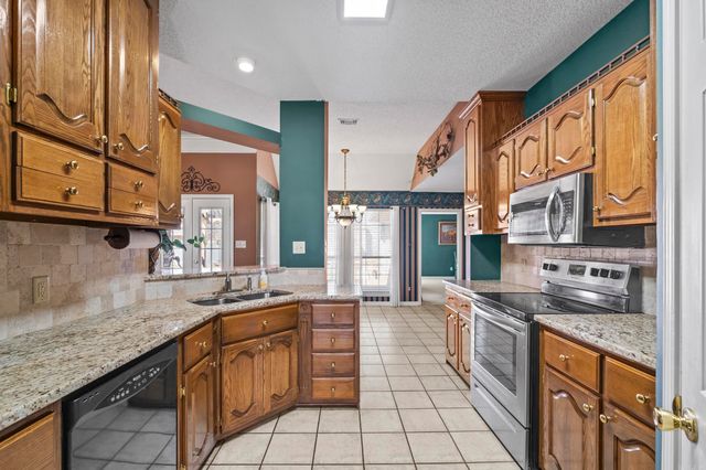 25 Wildwood Dr, Cabot, AR 72023