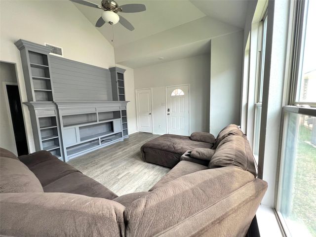 14211 Grand Hills Drive, Conroe, TX 77303