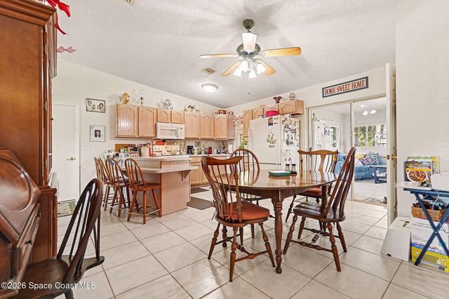 598 Gantry Street SW, Palm Bay, FL 32908