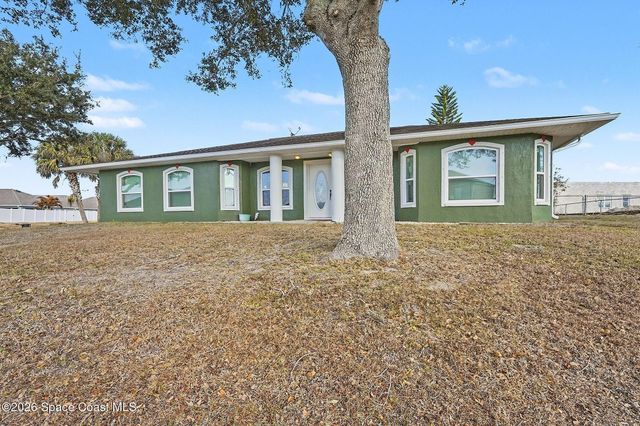 598 Gantry Street SW, Palm Bay, FL 32908