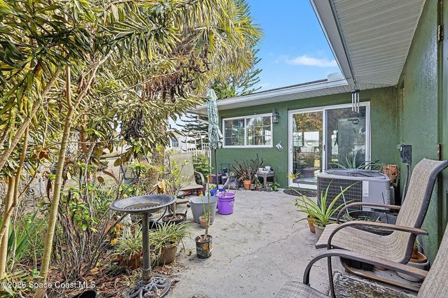 598 Gantry Street SW, Palm Bay, FL 32908