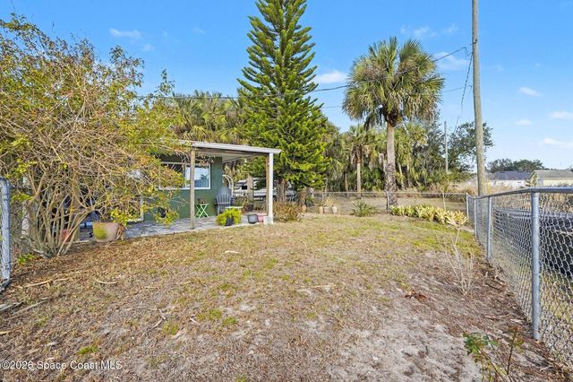 598 Gantry Street SW, Palm Bay, FL 32908