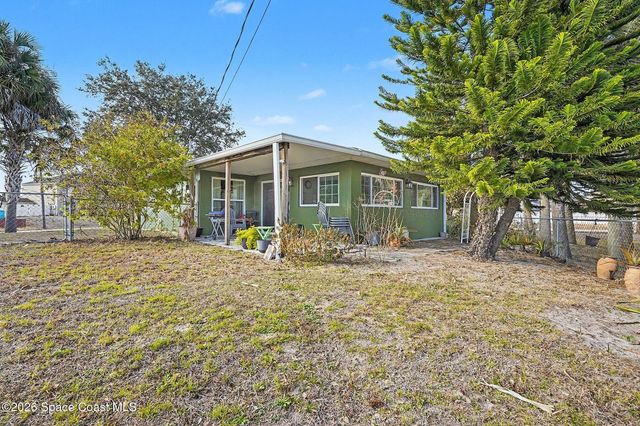 598 Gantry Street SW, Palm Bay, FL 32908
