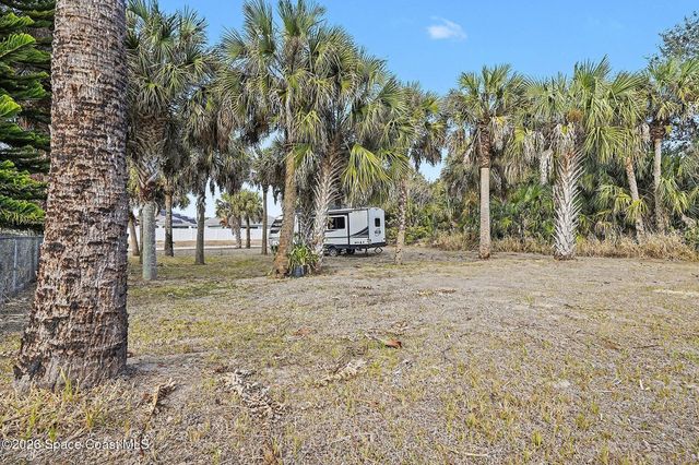 598 Gantry Street SW, Palm Bay, FL 32908