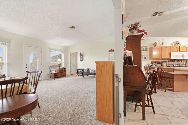 598 Gantry Street SW, Palm Bay, FL 32908